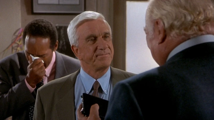 Голый пистолет 33 1/3: Последний выпад